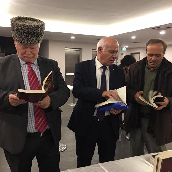 Çerkes tarihi ve Xabze kültürü üzerine kitap görseli